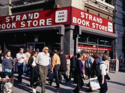 A livraria de Nova York onde Patti Smith trabalhou segue na mesma família desde 1927