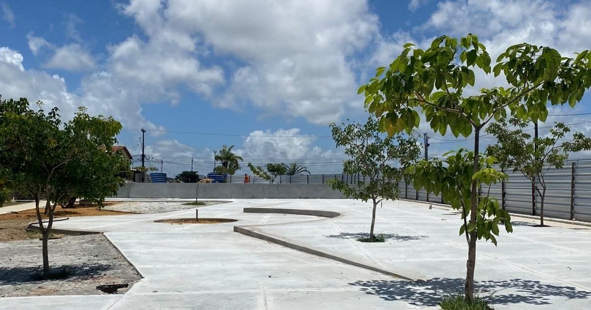 Antigo estacionamento no São Jorge é transformado em praça de convivência de 5,5 mil m²