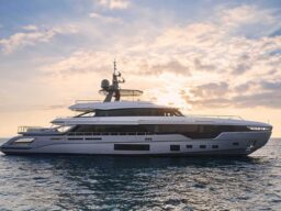 Azimut Seadeck 9 apresenta conceito de terraço sobre o mar e engenharia sustentável