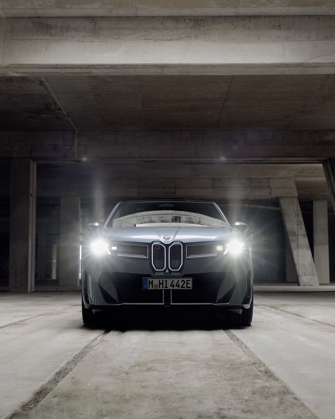 O novo BMW Concept 7 Protection combina seguranca balistica urbana e discricao executiva em seu design externo