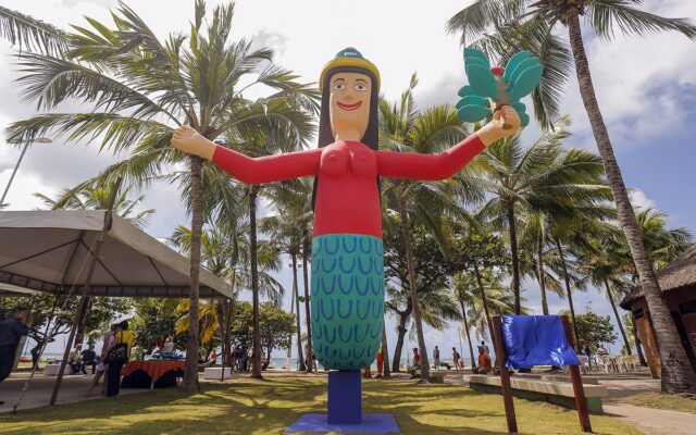 Circuito de arte a céu aberto apresenta mestres populares na orla de Maceió