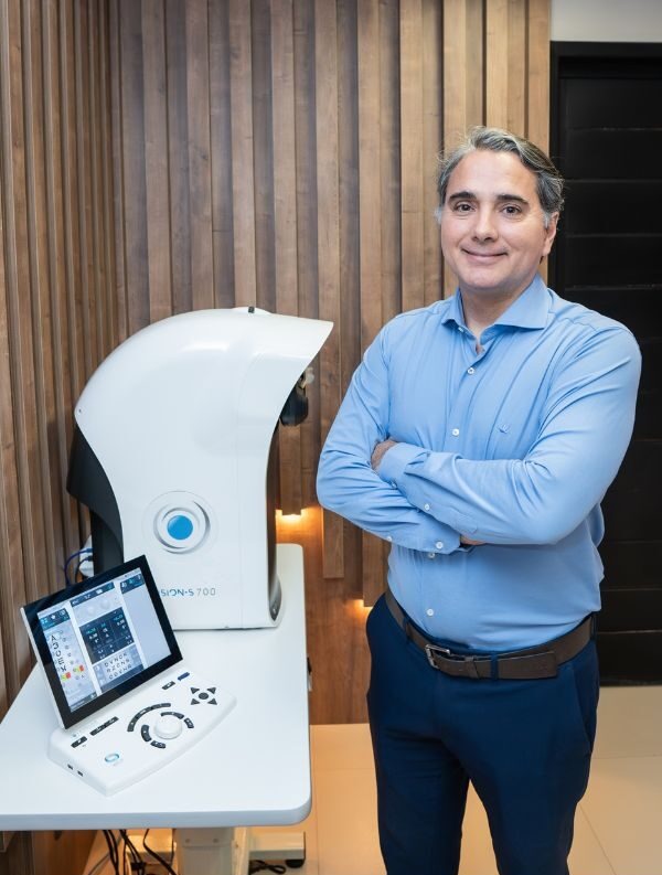 João Marcelo Lyra, que desenvolveu a tecnologia óptica da lente RayOne Galaxy, licenciada pela britânica Rayner