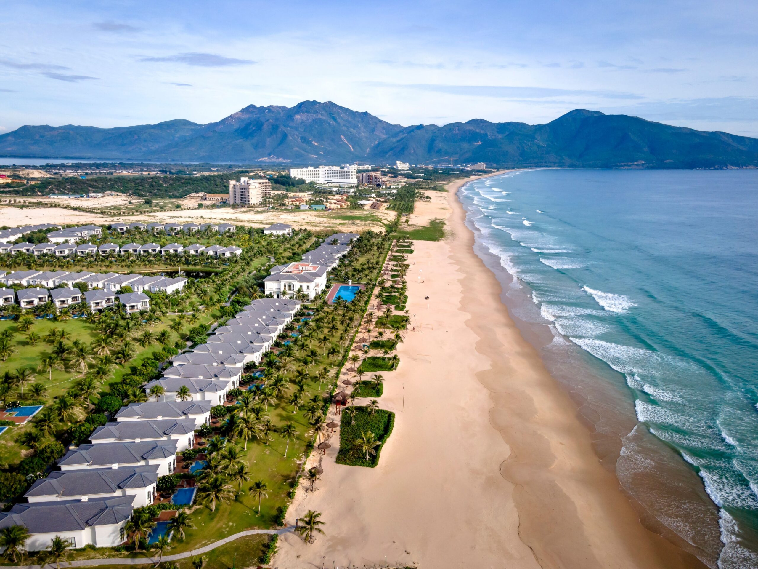 Resorts e residências de marca avançam sobre o litoral antes da chegada do aeroporto