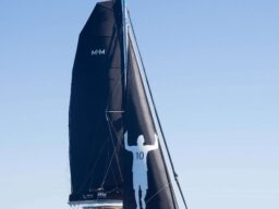 Messi encomenda catamarã Sunreef de 27 m para frota de charter nas Baleares