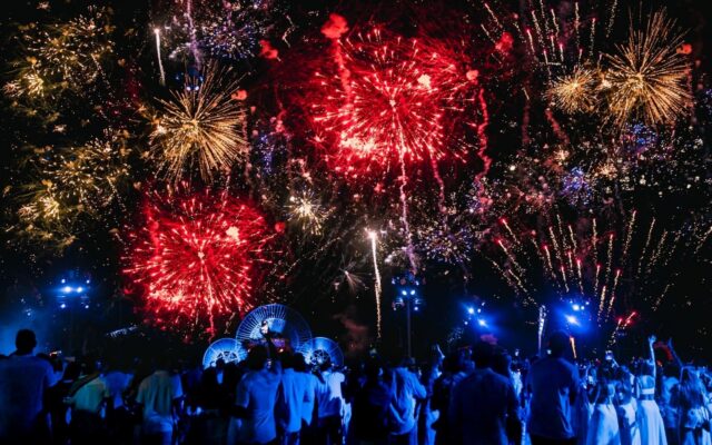 Réveillon em São Miguel dos Milagres tem cinco festas, open bar até as 4h e Mochakk